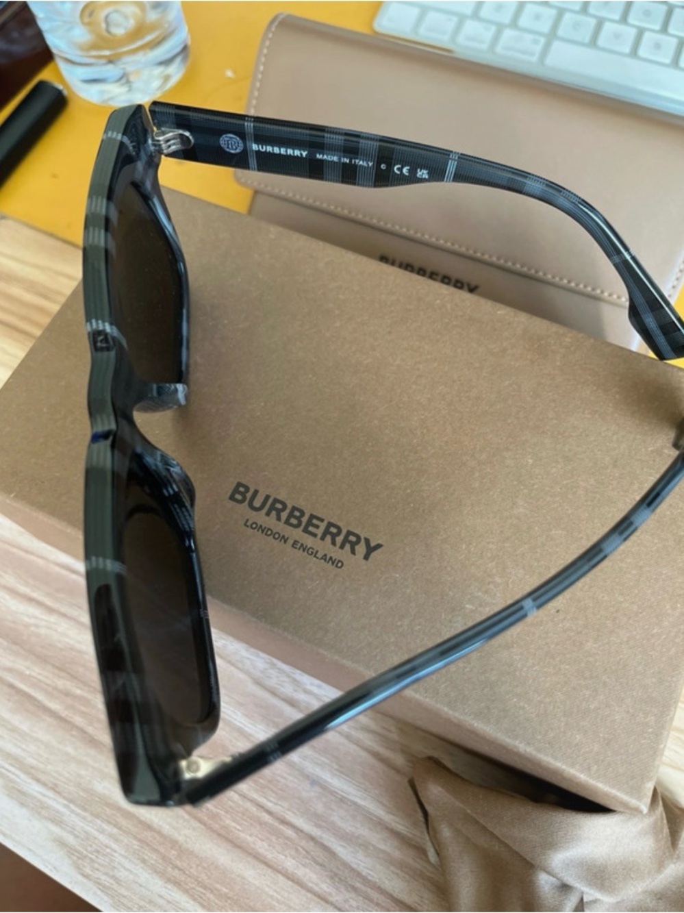 Burberry Black Plaid Square Men's Sunglasses Hayden Square - Picture 10 of 10